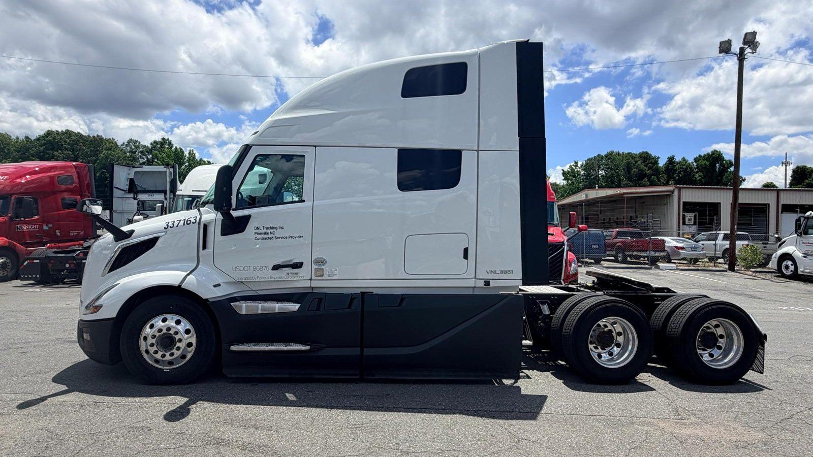 DNL Trucking Volvo VNL sleeper